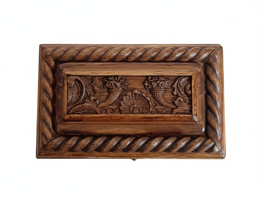 Hand-Carved Victorian Gothic Keepsake Box – Oak Wood - Ettovi Candle Company